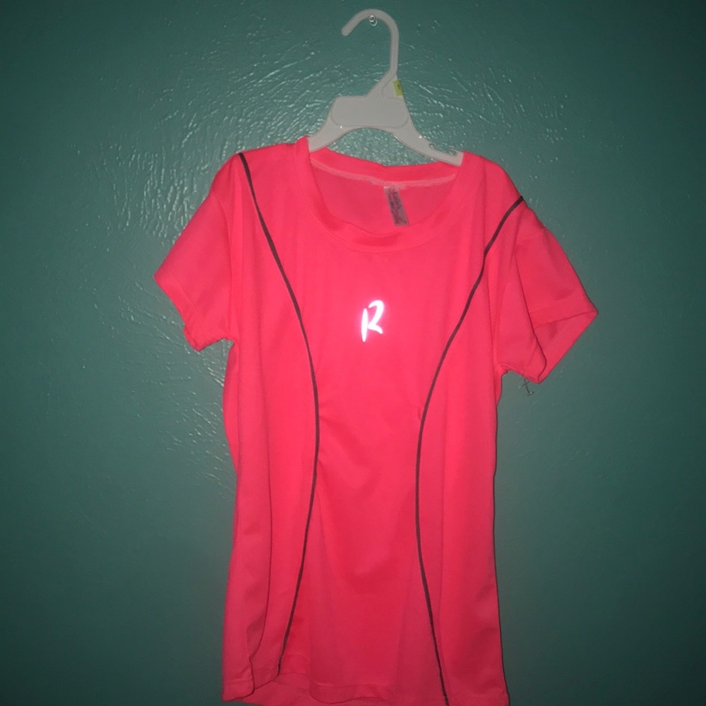 Athletic shirt